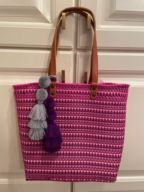 Pink plastic tote bag for pool/beach NWOT